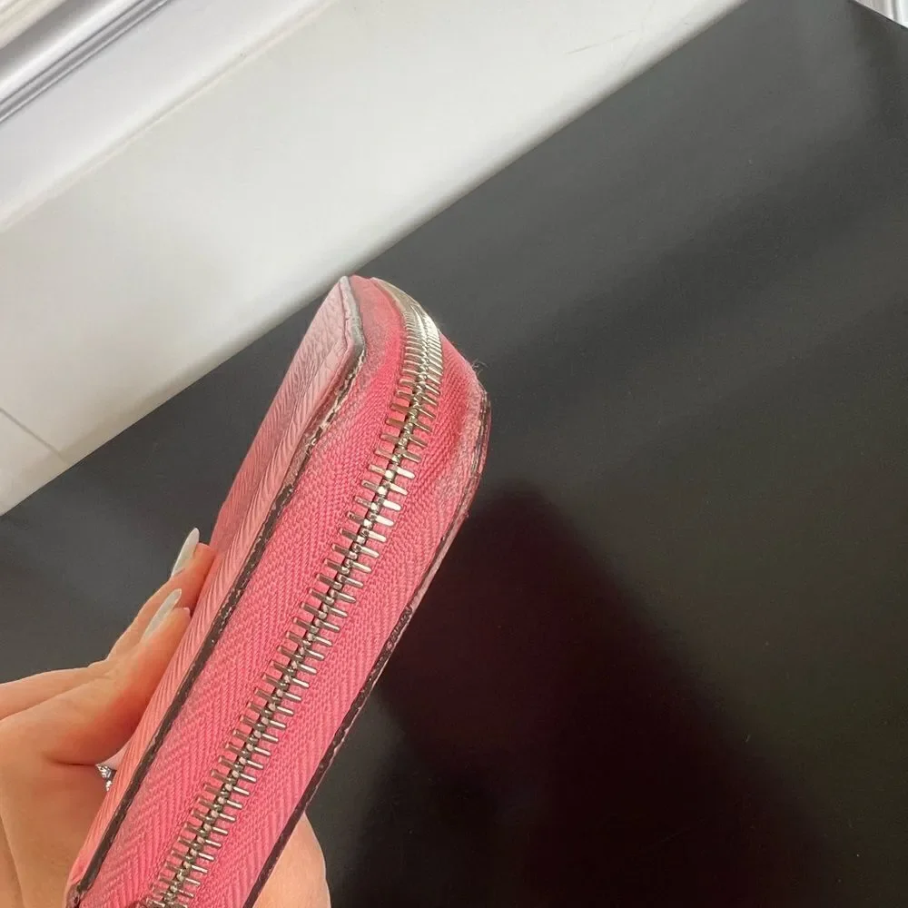 AUTH LOUIS VUITTON EPI WALLET- RARE COLOR!!!!!